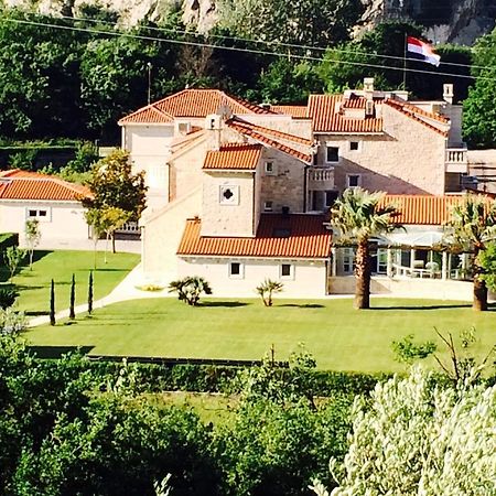 Apartments Anna Omiš Eksteriør billede