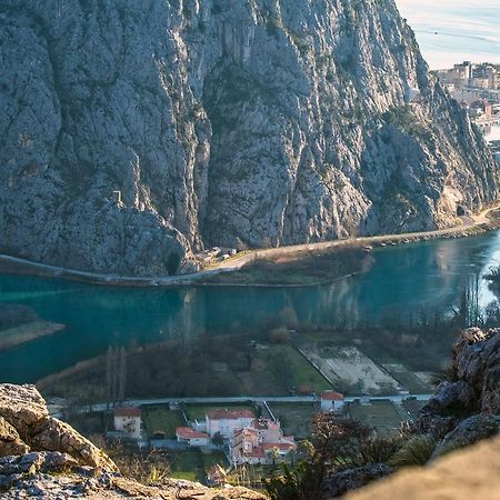 Apartments Anna Omiš Eksteriør billede