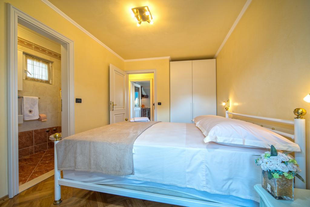 Apartments Anna Omiš Eksteriør billede