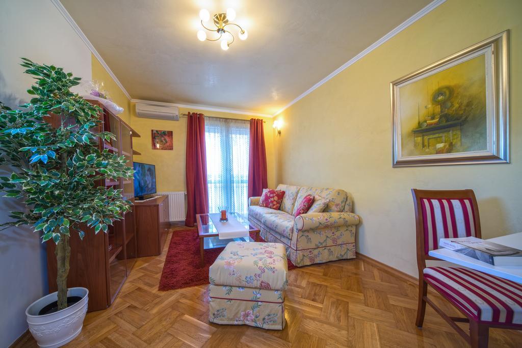 Apartments Anna Omiš Værelse billede