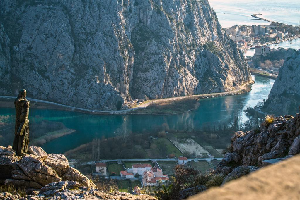 Apartments Anna Omiš Eksteriør billede