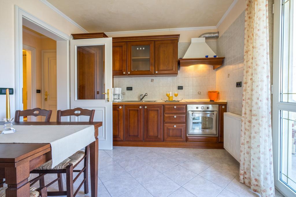 Apartments Anna Omiš Værelse billede